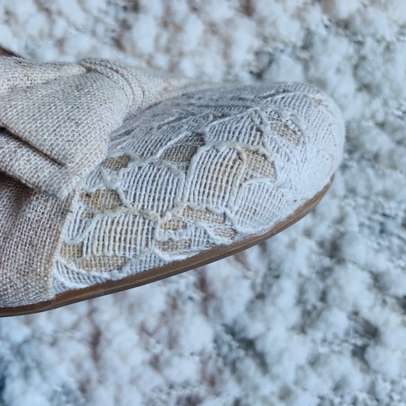 SOLD!White lace heels 👠 - Picture 6 of 7